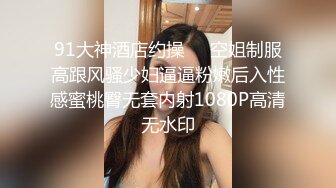 黑丝高跟大长腿情趣女狼激情大秀，各种发骚坐插假阳具，浪叫呻吟好骚，用椅子腿抽插骚穴，棒球棒捅骚穴刺激