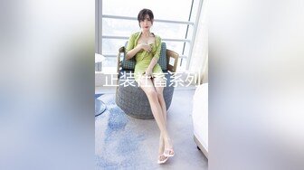 【新片速遞】【D罩杯美乳网红靓女】大屌爆菊花，淫荡指数9分，自己掰开粉穴，头套男猛捅菊花，大奶子直晃动大屁股骑坐