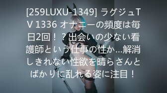 Brooke 不敢相信——这真的发生了——她正在和她最喜欢的篮球运动员约会，而她之前给他发信息时，她从未真正期望会收到回复。现在她正在等待时机的到来，她发给他的性感照片真的很合拍。当她到达他的家时，根本就没有时间去做他想做的一切，甚至更多