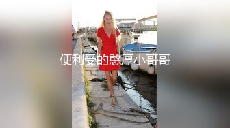 风情黑丝少妇手口穴齐配合,插完臊穴拔出来带着B水按住头皮插嘴巴