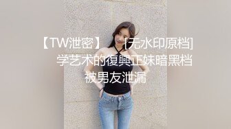 激情小妹酒店开双床房一起玩两个男人的感觉就是很满足